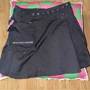 Black cheerleader skirt with pouch and belt